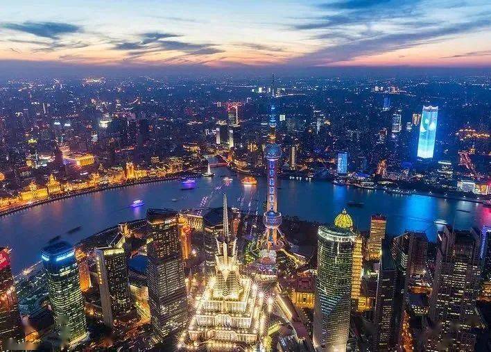 云缨救公孙离的漫画 比如一个路过的云缨老侠客