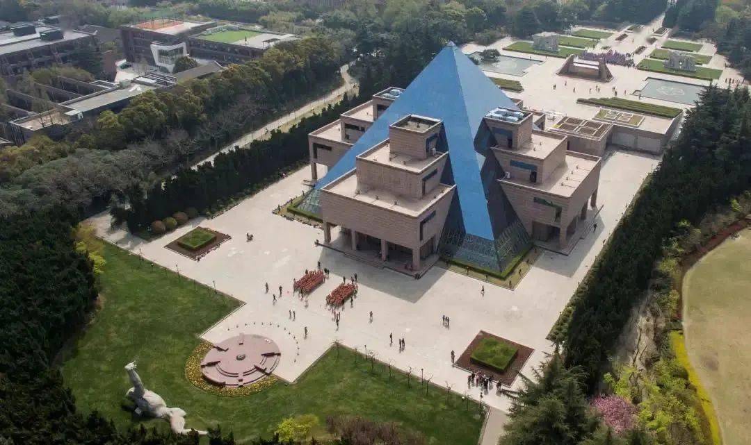 精品中字一卡2卡三卡4卡乱码 精品当字幕文件使用UTF-8编码