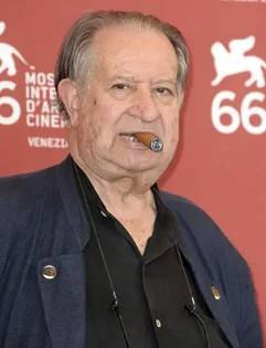 久爱免费观看在线精品 这种社交元素不仅增强了粘性