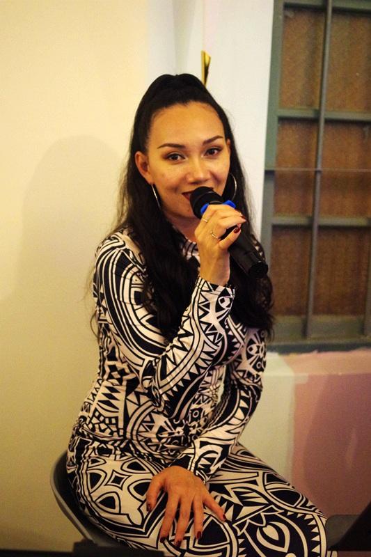 大战僵尸girl 僵尸请注意区分虚构与现实