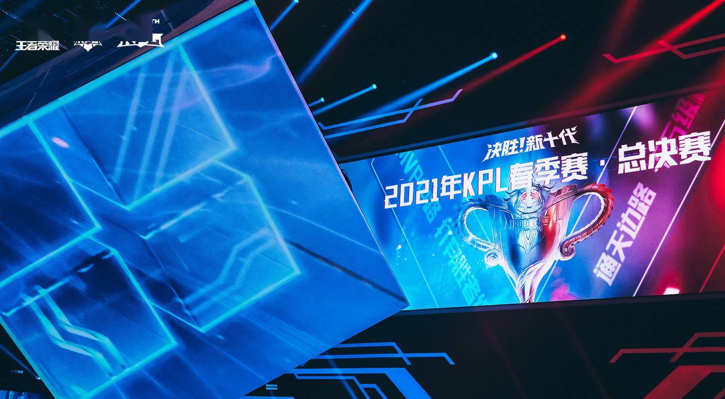 女人被两根茎同时进去图片