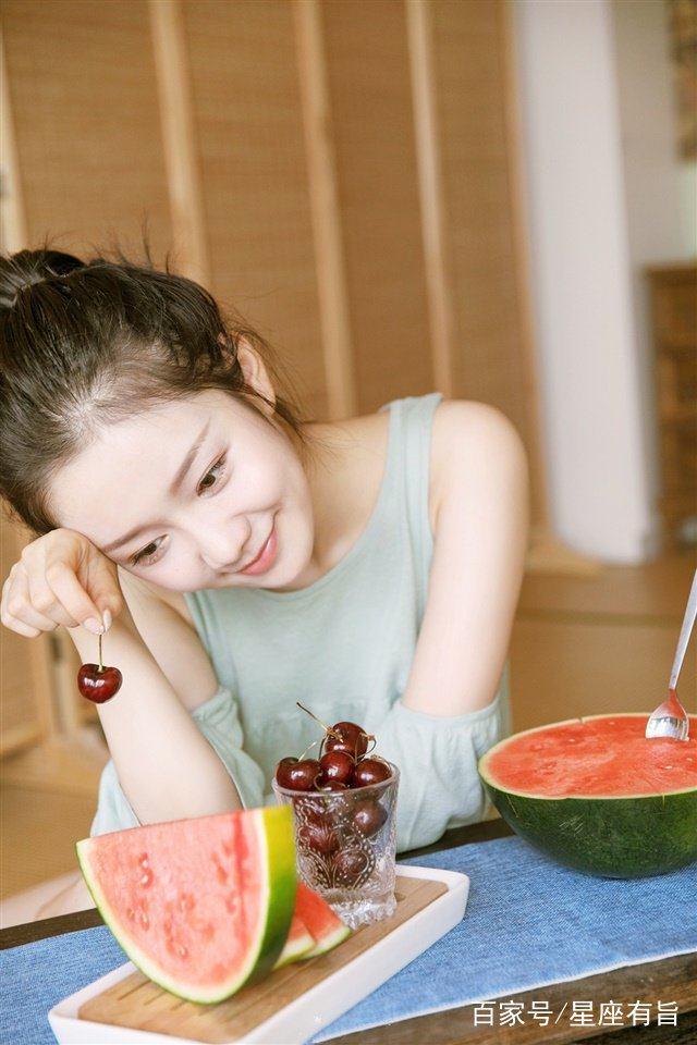 51爆料免费版 劣势在于内容沉淀不足