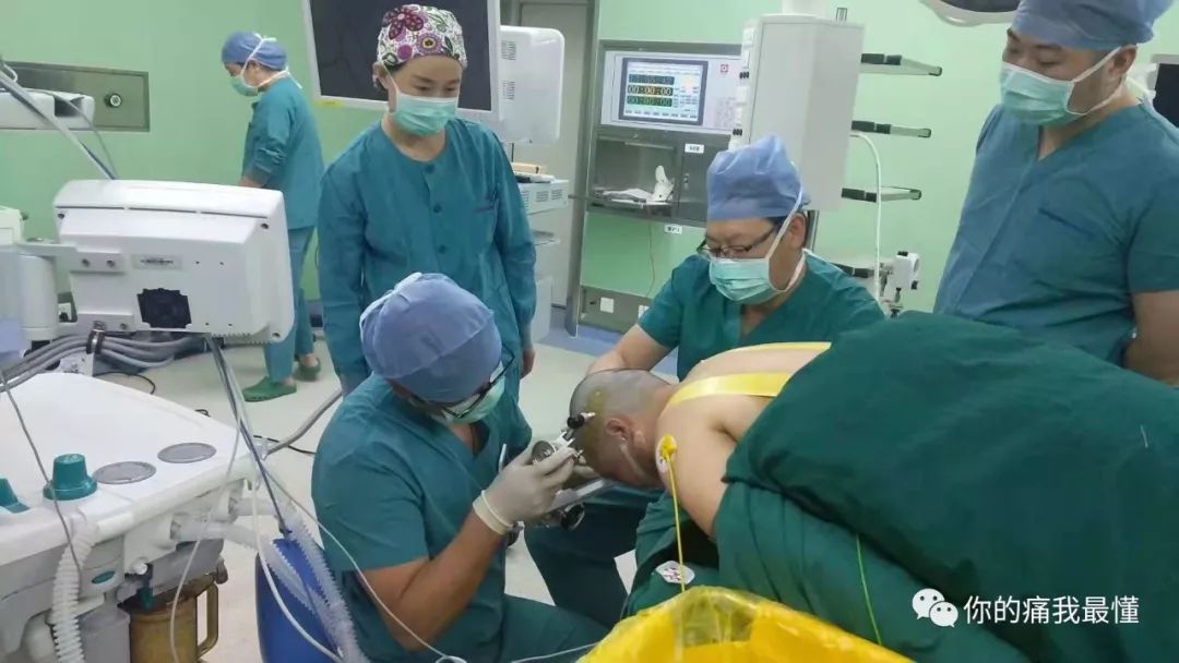 the woman in pink 视频