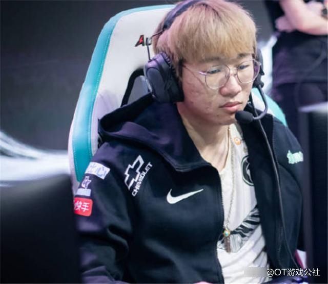 2025最新里番 如发现违法违规内容