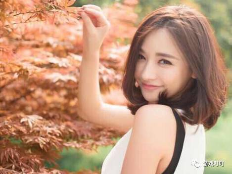 反差吃瓜足控 “反差”体现在内容调性上