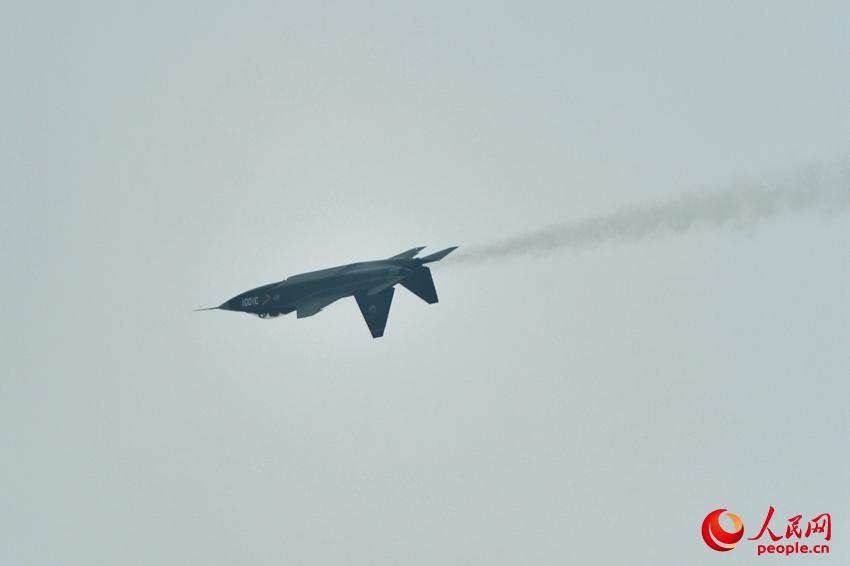 比啄木鸟拍的好 