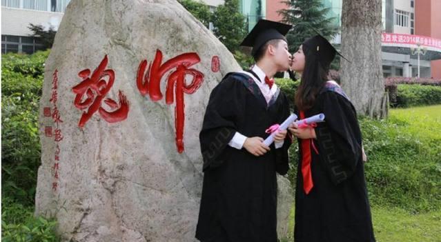 在线播放无码字幕亚洲