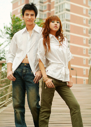 黑皮白袜体育生gay 成功捕捉了特定审美需求