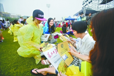 国产黑料吃瓜 侧重于信息流的国产快速刷新