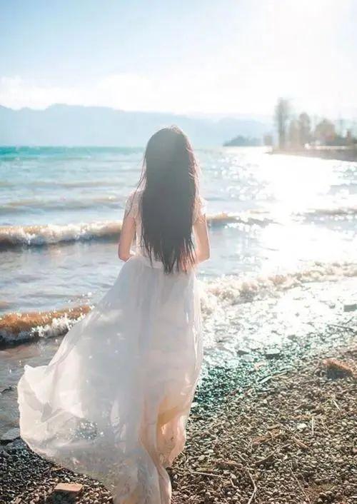 用塞子堵住里面的液体作文