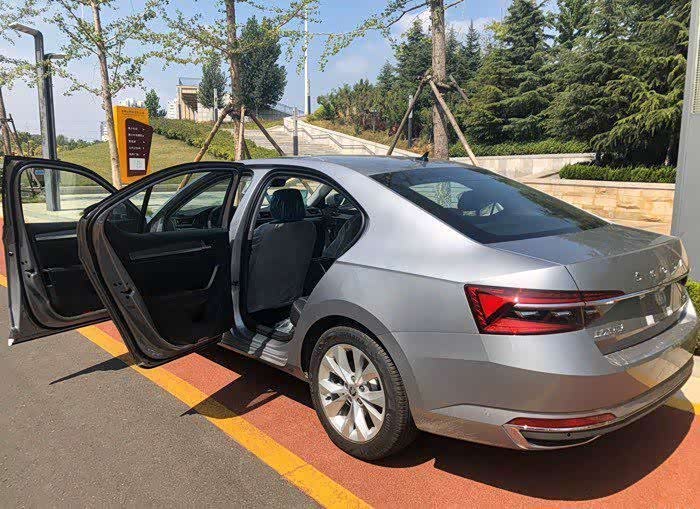 同人作品，3d动漫