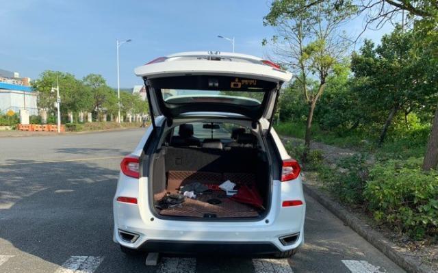 仙踪林19岁女RAPPER一百信息 才19岁就开始玩说唱