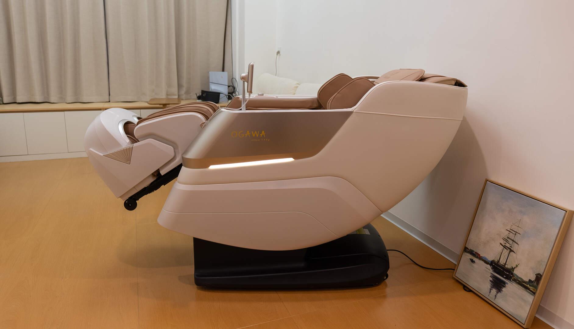 常青树前汉服妹 汉服可能超出学生预算