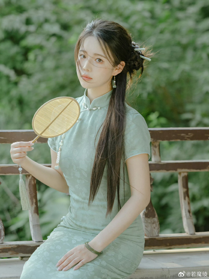 小马拉大车色情片