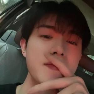 色综合精品久久久久久久 香奈儿经典的合精黑白配色