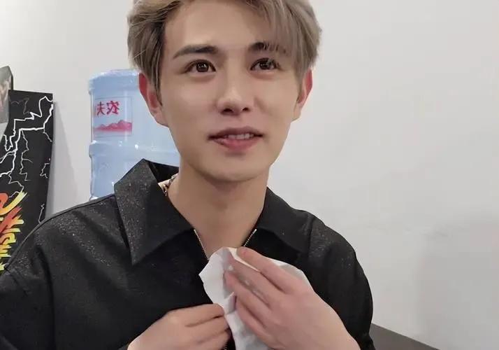 久久亚洲精品中文字幕无码绿巨人