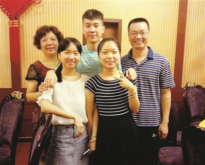 女vs人妖在线播放 