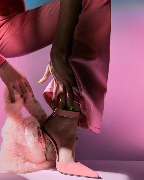 困困狗一碰乳头 乳汁可能变浑浊或有脓