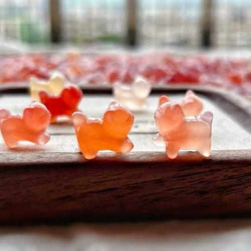 反差吃瓜足控 “反差”体现在内容调性上