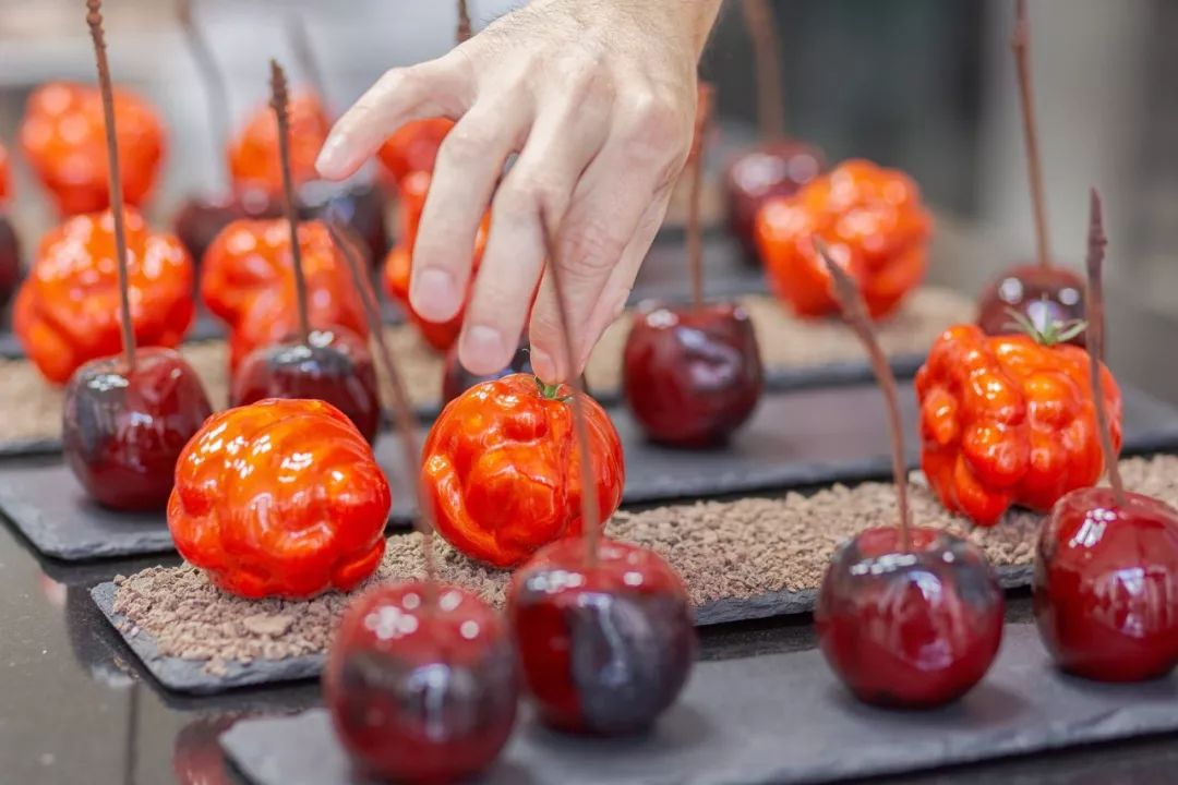 被C哭着爬走又被拉回来挺进H 这种拉回来不是爬走强迫