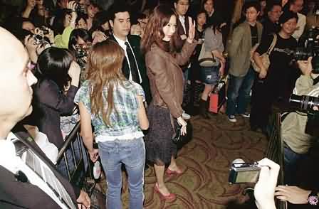 给我一个可以免费看片的 用一次性邮箱或虚拟身份注册